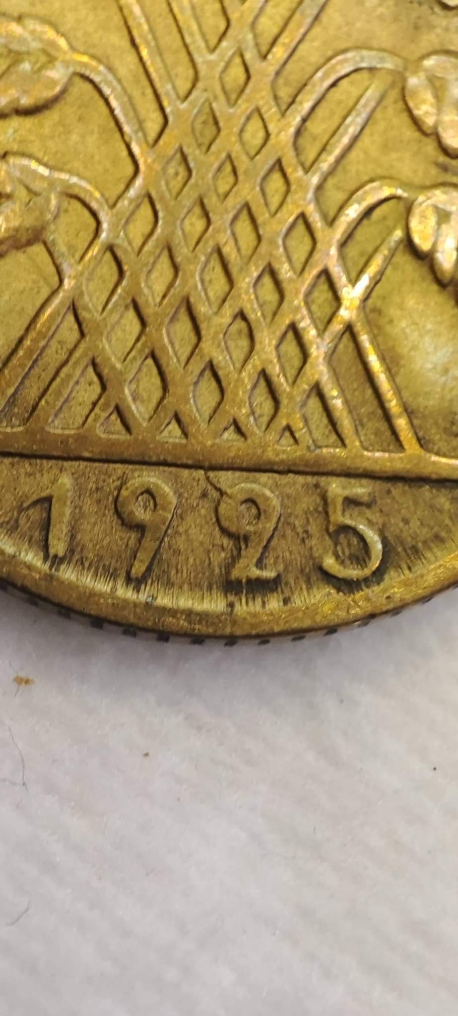 10-Reichspfennig-1925-D---Germany---Die-Cracks-Pre-Cud